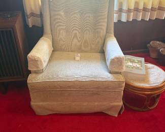 Great neutral chair
