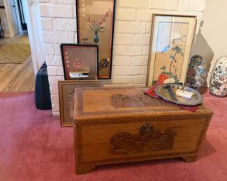 camphor chest/ inlaid vases