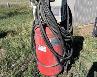 Lot #9 - Porter-Cable Jetstream 25-Gallon 135 PSI Air Compressor with Hose