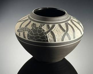 Leroy Taba Hawaii Art Pottery Carved Honu Turtle Vase Pot Vessel 2009
