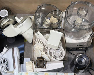 Lot 269: Cuisinart Food Processor with Attachments and Ultra Power 5 Hand Mixer