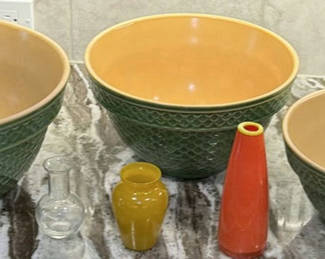 Lot 255: Three Ceramic Bowls and Three Small Vases