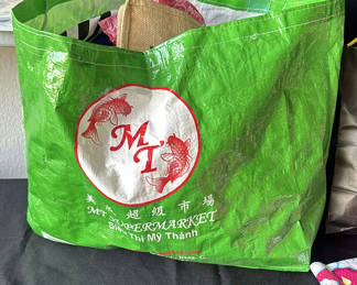 Lot 101: Assorted Reusable Bags