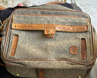 Lot 125: Vintage Hartman Luggage Set and Shoulder Bag