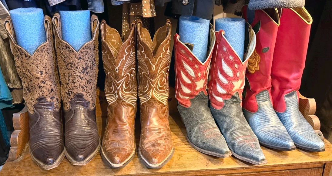 Women’s  cowboy boots (size 8 - Johnny Ringo, Ariat, Justin, Corral, Frye)