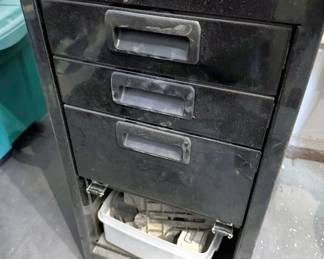 Rolling tool box