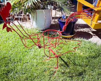 Rooster planter/yard art