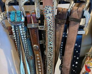 Women's western-wear belts