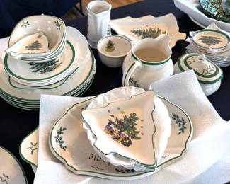 Spode Christmas Tree dishware set