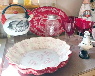 Kitchen dishwares + decor