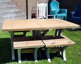 Picnic table