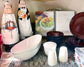 Assorted kitchen decor
