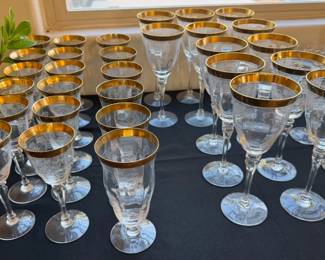 Gold-rimmed glasswares