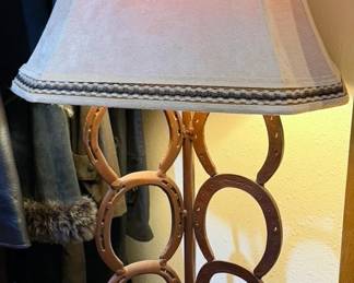 Horseshoe floor lamp