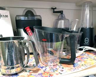 Sifter, gravy separator