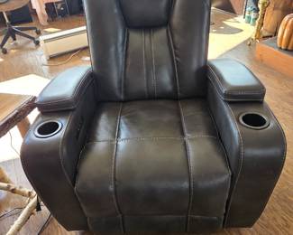 brand new leather recliner eletric