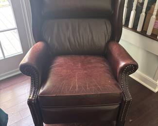 PAIR OF LEATHER RECLNERS