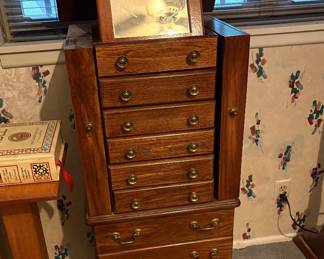 Jewelry armoire 