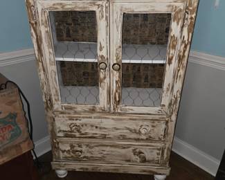 Hutch with chicken wire