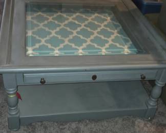 Matching coffe table with glass insert