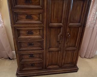 Thomasville Impressions Gentlemans Chest