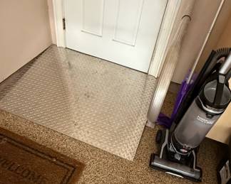 Hoover PowerDrive Swivel XL Pet Upright Vacuum