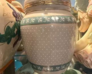 Vintage Knotts Berry Farm Ceramic Hinged Canister