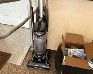 Hoover PowerDrive Swivel XL Pet Upright Vacuum B