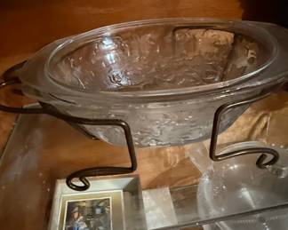 Princess House Fantasia Oval Covered Casserole with Metal Cradle