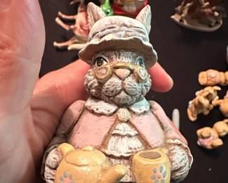The Victorian Collection Easter Rabbit Figurines second image