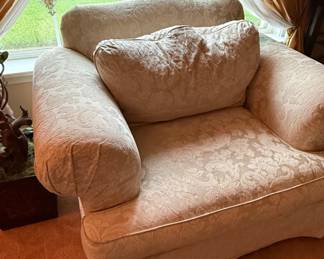 Traditional RolledArm Club Chair