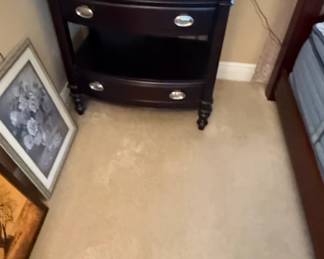 Traditional Dark Wood Nightstand with Drawer and Shelf