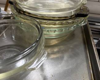 Pie and cake dishes 