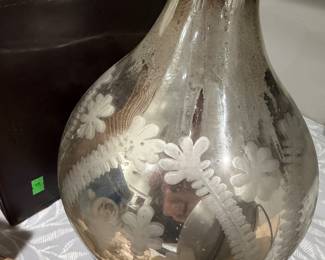 Large decorative vase 