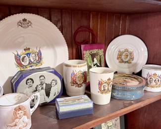 Royal Commentative Items