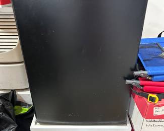 Mini refrigerator