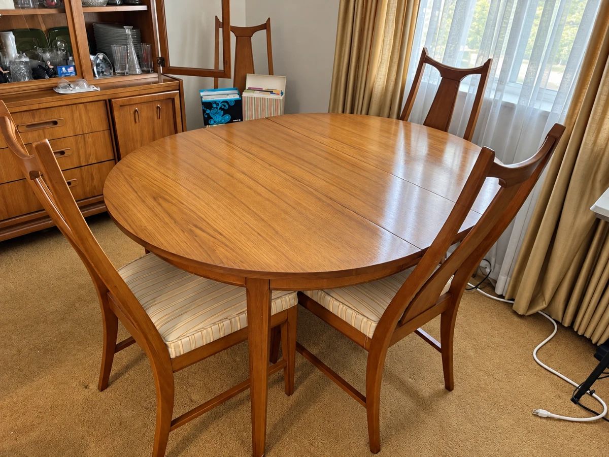 Mid-Century Modern Dining Room Set with 6 Chairs