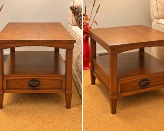 Beautiful set of end tables with matching coffee table 