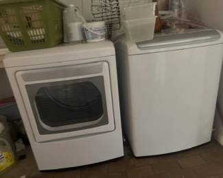 Washer 2022 LG an Dryer 2018 electric Kenmore by LG