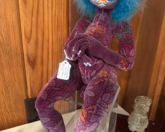 Bizarre 2 Faced Velvet Artist  Creation