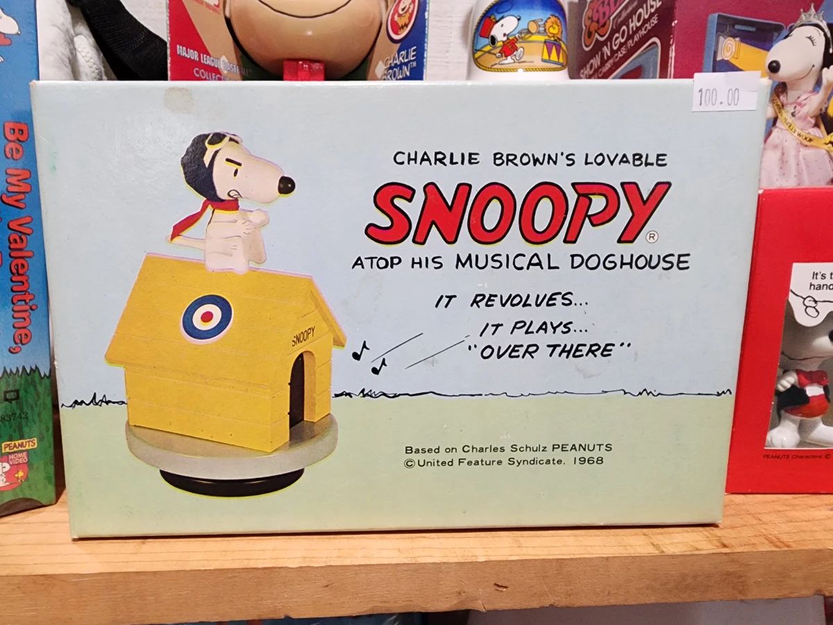 Go Peanuts with this collection of Snoopy, Charlie, Lucy and the gang