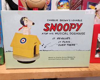 Go Peanuts with this collection of Snoopy, Charlie, Lucy and the gang