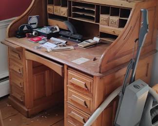 Roll top desk