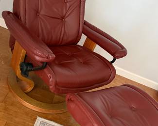 STRESSLESS LOUNGER & OTTOMAN