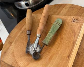 ROLL THE DOUGH ON THIS HENCKEL