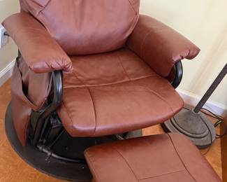 STRESS FREE LOUNGER W/ OTTOMAN