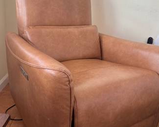 ANOTHER NICE RECLINER