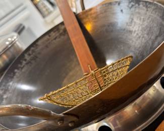 WOK THIS WAY !