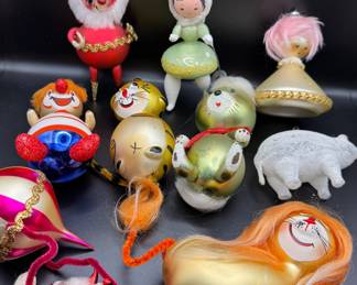 De Carlini mid-century hand blown glass ornaments, Italy. 