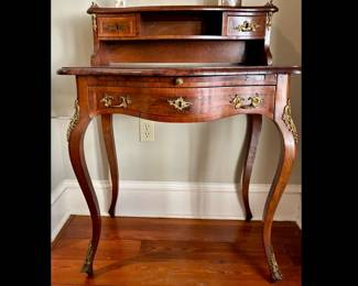 Late 19th century Antique Louis XV style Lady’s Writing Desk with Hutch, beautiful inlay, ormolu